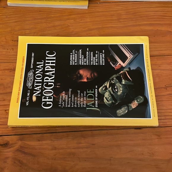 NWOT Collectible Vintage National Geographic September 1987 Volume 172 No. 3 - Picture 2 of 13